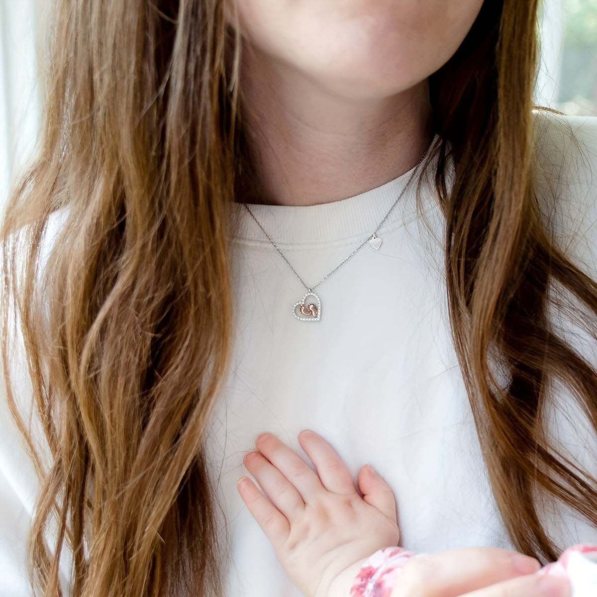 Trendy Heart-Shaped Baby Foot Pendant Necklace - Hypoallergenic Zinc Alloy, Adjustable Chain, Gift Box Included, Birthday, Christmas, Mother's Day Gift Idea for Mom, Grandma, Wife, Girlfriend, Decorative Accessories