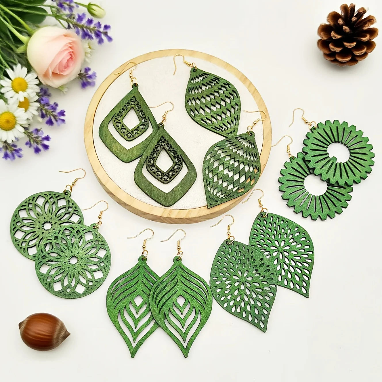 6 Pairs of Forest-Themed Hollowed-Out Green Wood Ear Rings Set, Floral and Leaf-Shaped Geometric Wooden Retro Ethnic Style Women