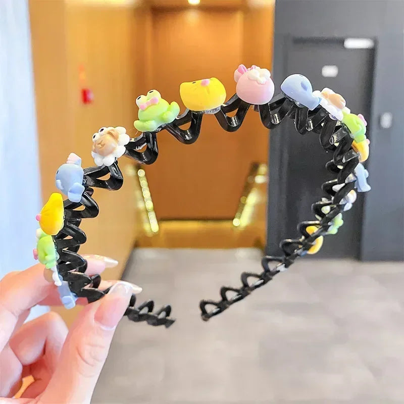 Bright and fun hair accessories set with colorful beads – perfect for kids and teens to style their look every day.