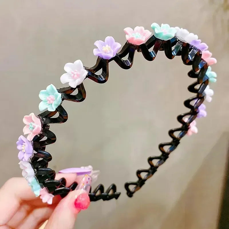Bright and fun hair accessories set with colorful beads – perfect for kids and teens to style their look every day.
